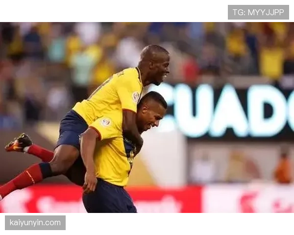 回传规则：队友脚踢或掷入导致门将手球犯规的判罚依据